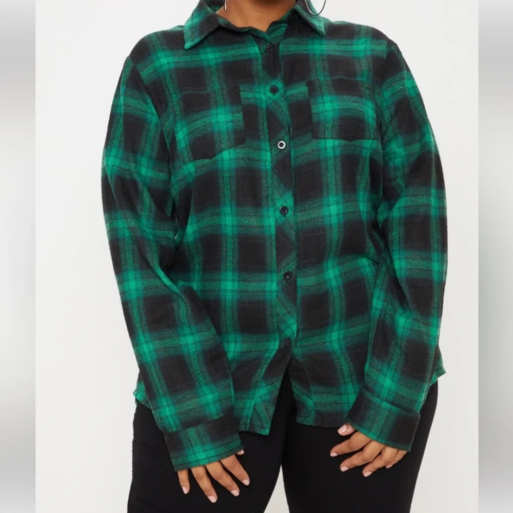 Flannel 💚🖤 - Picture 2 of 8